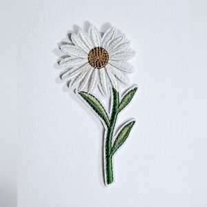 Embroidered Daisy Patch
